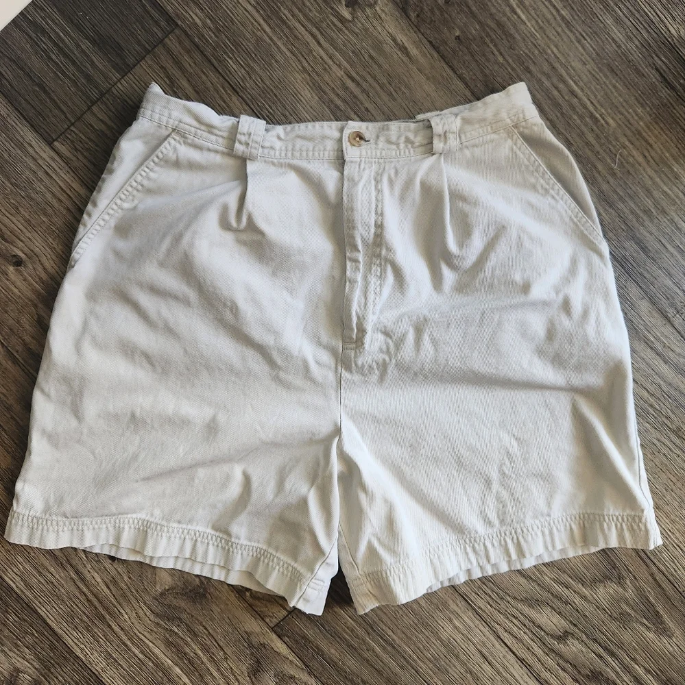 GAP Vintage 90s Relaxed Fit Pleated Trouser Beige Shorts Size 12